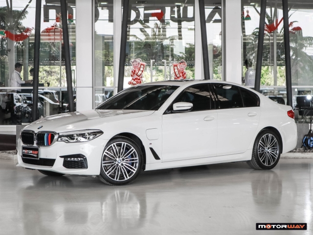BMW SERIES 5 G30 (ปี17-21) 530e M-Sport AT ปี 2022 ราคา 1,690,000.- (#59905RC1201)