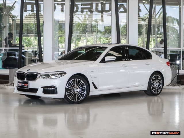 BMW SERIES 5 G30 (ปี17-21) 530e M-sport AT ปี 2019 ราคา 1,290,000.- (#59905RG3001)