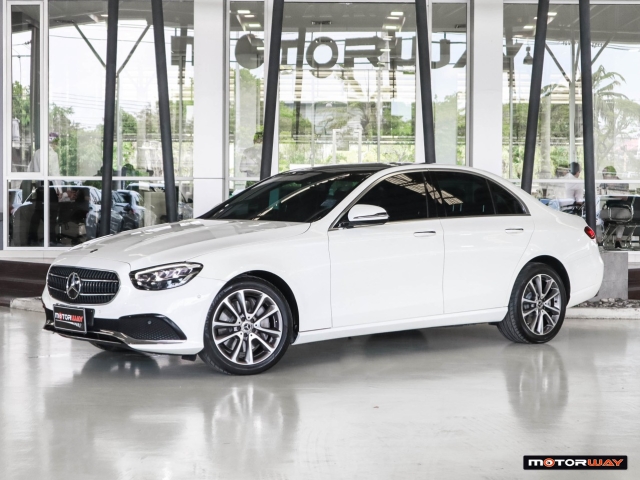 MERCEDES-BENZ E-CLASS W213 (ปี19-24) E300e Avantgarde AT ปี 2022 ราคา 1,890,000.- (#59905SD1502)