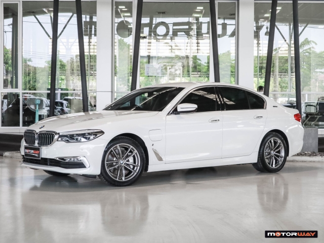 BMW SERIES 5  530e Luxury AT ปี 2020 ราคา 899,000.- (#59905SF1108)