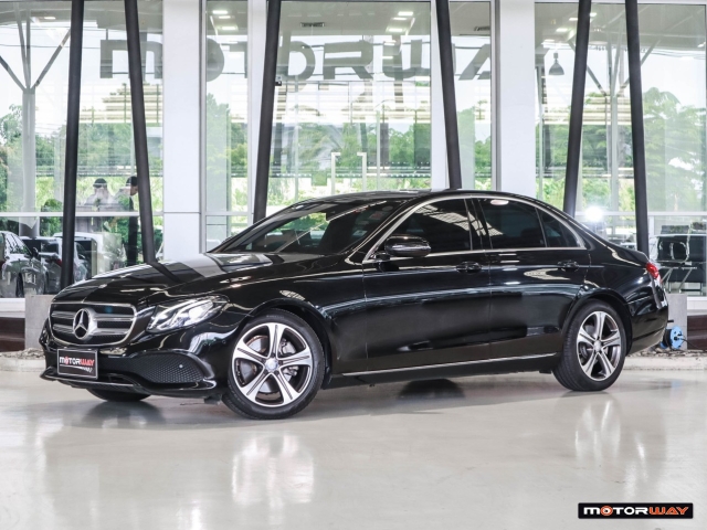 MERCEDES-BENZ E-CLASS W213 (ปี16-18) E220d Avantgarde  ปี 2019 ราคา 1,090,000.- (#59905SG1201)