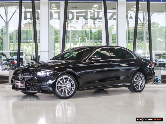 MERCEDES-BENZ E-CLASS W213 (ปี19-24) E300e AMG Dynamic AT ปี 2023 ราคา 2,090,000.- (#59905SG1202)