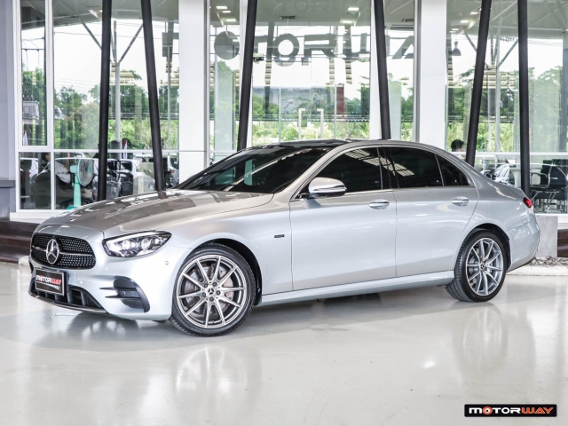 MERCEDES-BENZ E-CLASS W213 (ปี19-23) E300e AMG Dynamic AT ปี 2022 ราคา 1,859,000.- (#59905SM0401)