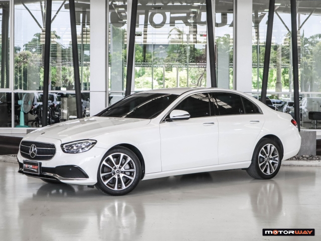 MERCEDES-BENZ E-CLASS W213 (ปี19-23) E300e Avantgarde FL AT ปี 2022 ราคา 1,690,000.- (#59905SO1302)