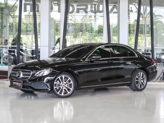 MERCEDES-BENZ E-CLASS W213 (ปี19-21) E300e Avantgarde AT ปี 2020 ราคา 1,080,000.- (#59905SP0601)