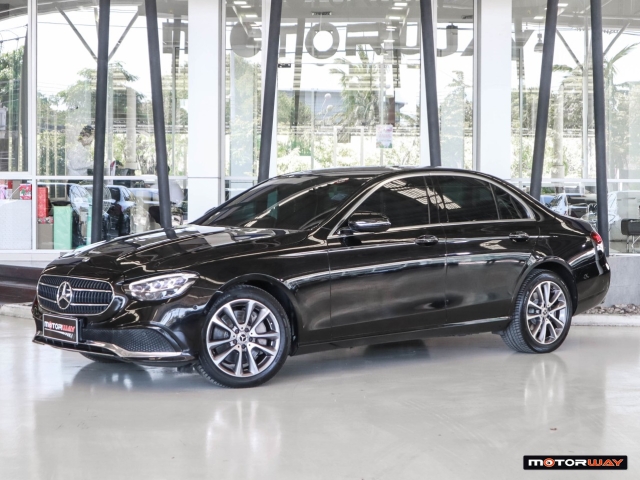 MERCEDES-BENZ E-CLASS W213 (ปี21-23) E300e Avantgarde FL AT ปี 2023 ราคา 1,559,000.- (#59905SS2601)