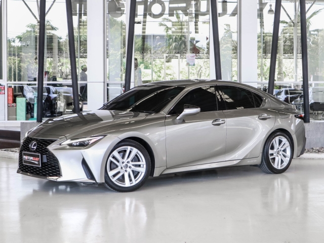 LEXUS IS 300H  โฉมปี (14-24) 2.5 Luxury AT ปี 2022 ราคา 1,790,000.- (#59905SS2603)