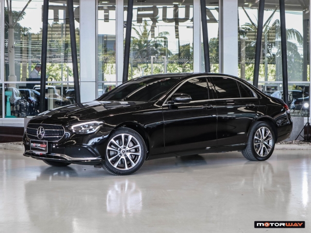 MERCEDES-BENZ E-CLASS  E300e Avantgarde FL AT ปี 2024 ราคา 1,650,000.- (#59905TD0303)