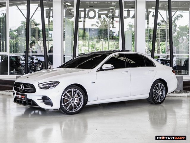 MERCEDES-BENZ E-CLASS  E300e AMG Dynamic FL AT ปี 2023 ราคา 1,790,000.- (#59905TD0901)