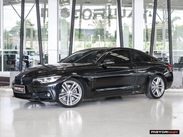 BMW SERIES 4  430i M-Sport Coupe AT ปี 2022 ราคา 1,790,000.- (#59905TD2001)
