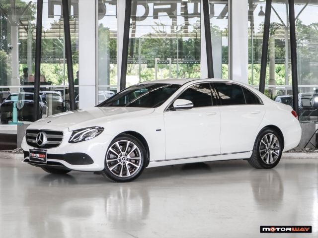 MERCEDES-BENZ E-CLASS  E 350e Avantgarde AT ปี 2020 ราคา 799,000.- (#59905TJ2701)
