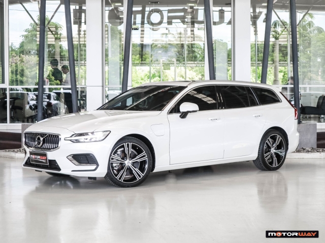 VOLVO V 60  2.0 Recharge T8 Inscription AT ปี 2023 ราคา 1,090,000.- (#59905TL2601)