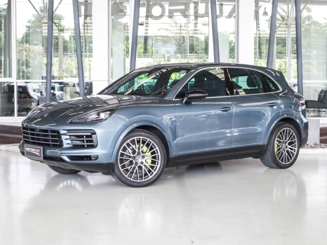 PORSCHE CAYENNE  3.0 E-Hybrid AT4WD. ปี 2021 ราคา 2,890,000.- (#59905TM2203)
